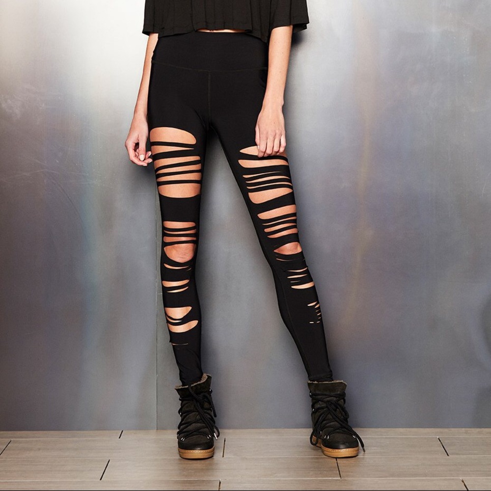 ALO Yoga Extreme Ripped Warrior Legging